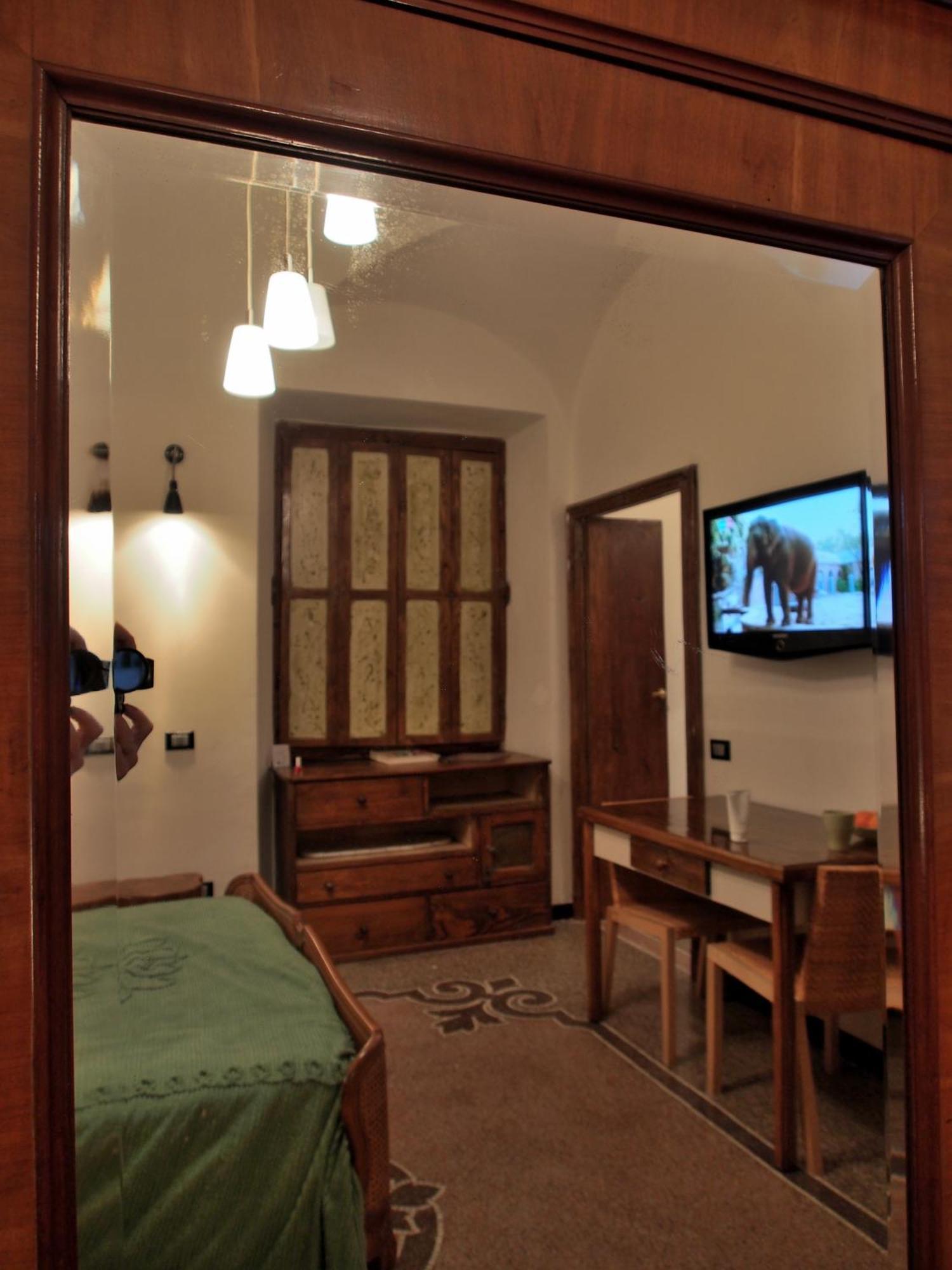 Lovingenoa Old Stone Apartment Ruang foto