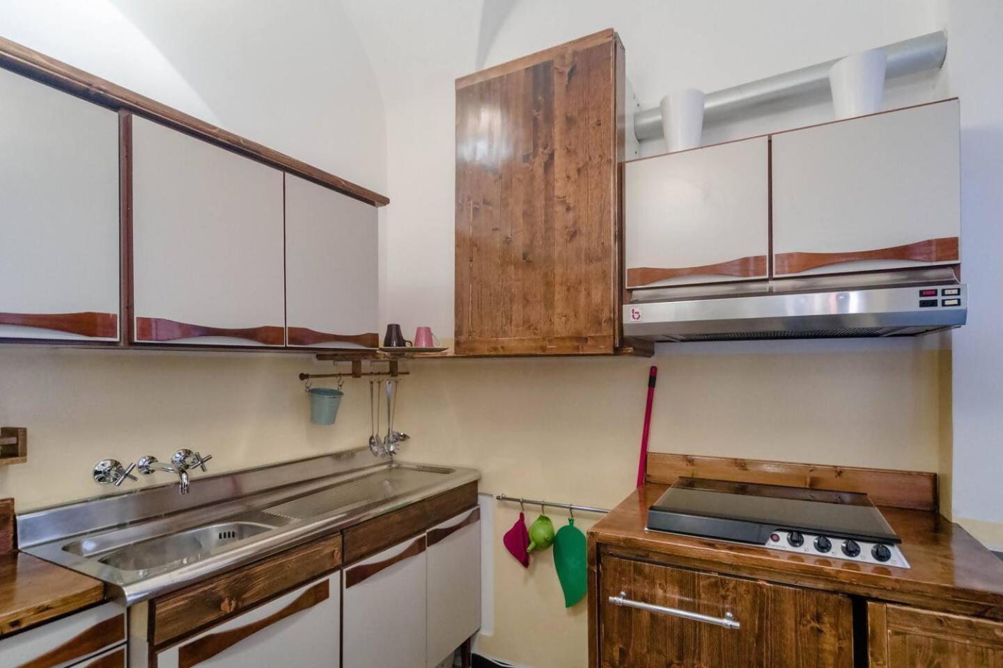 Lovingenoa Old Stone Apartment Bagian luar foto