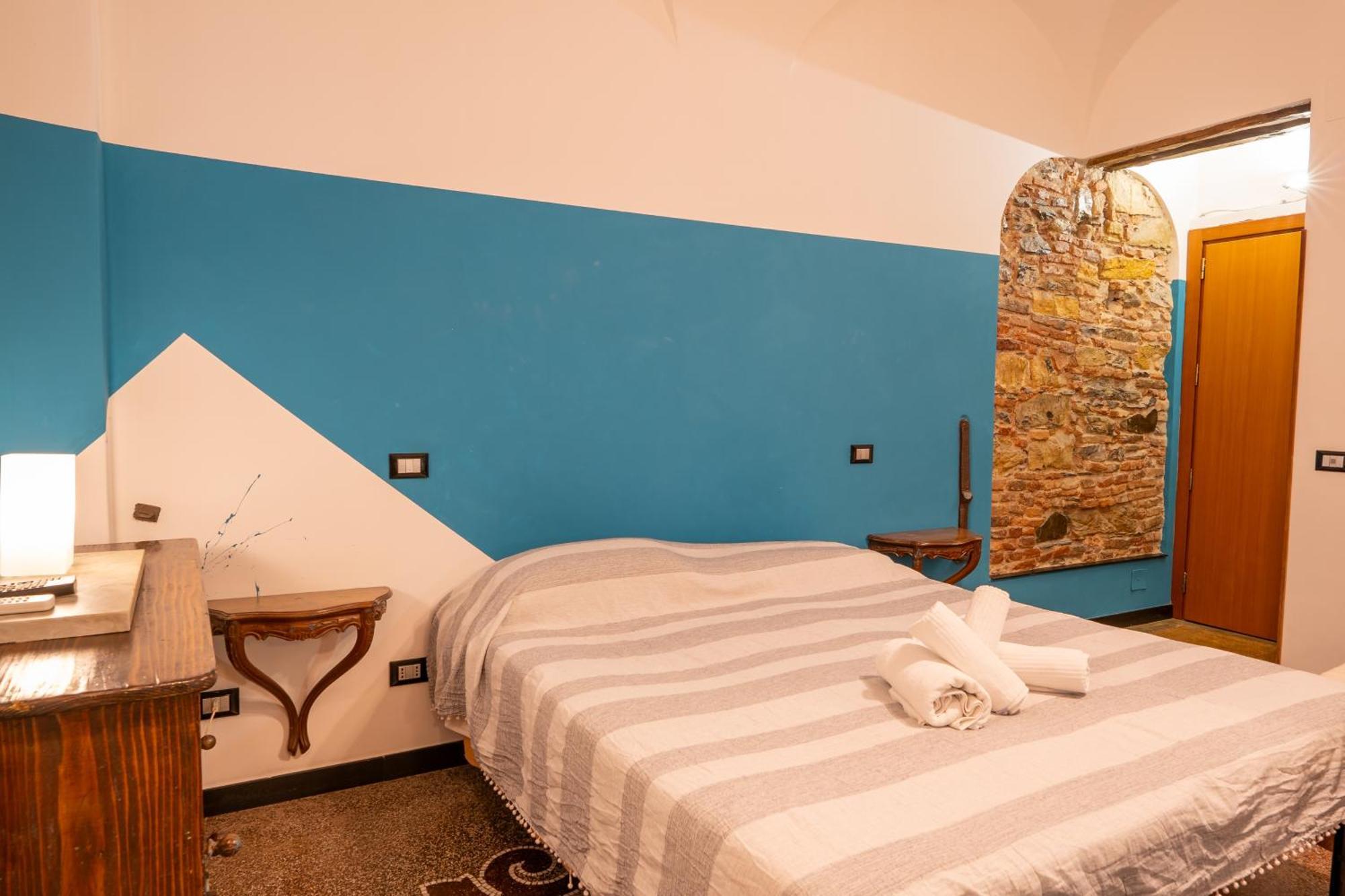 Lovingenoa Old Stone Apartment Bagian luar foto